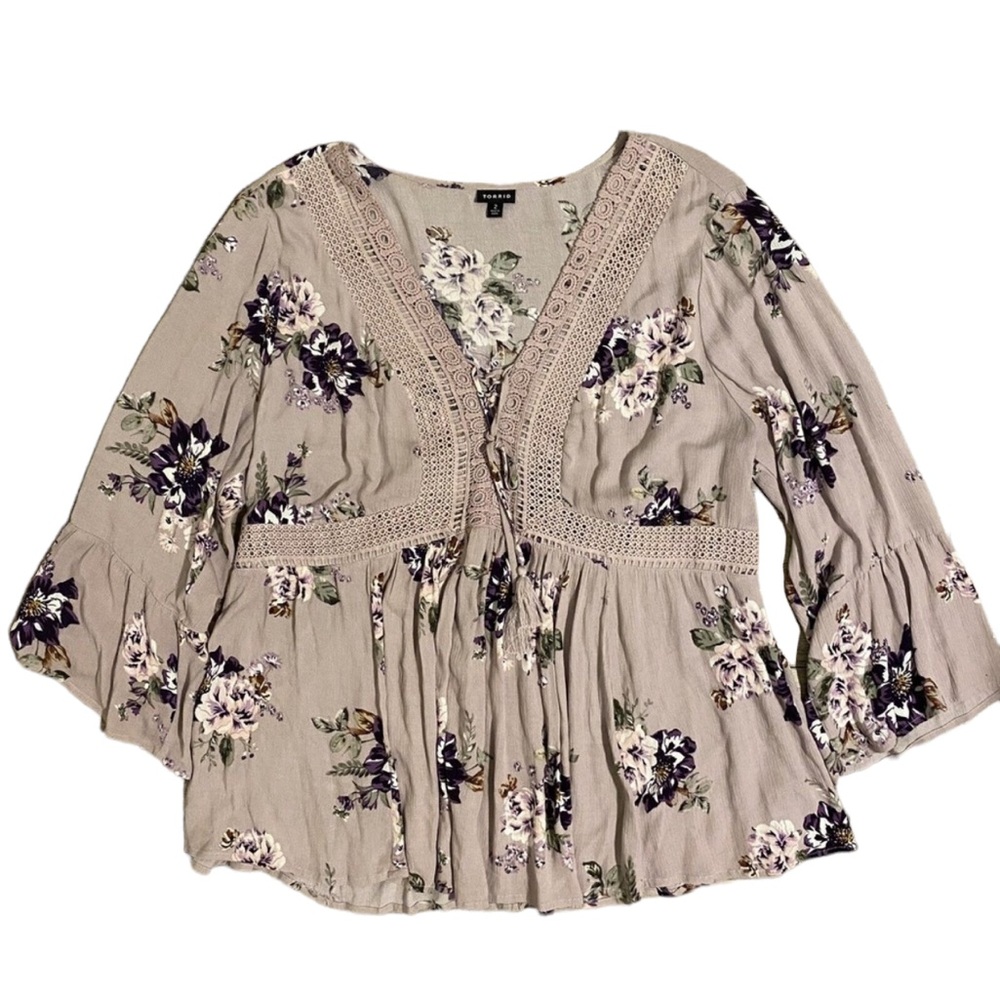 Torrid Size 2XL Purple Embroidered Floral Blouse Ruffle Sleeves Rayon